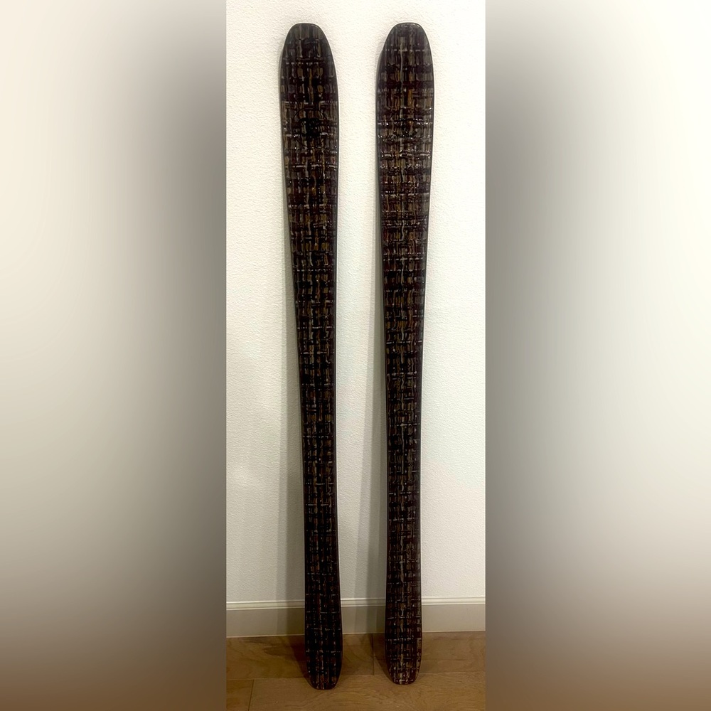 Chanel Skis